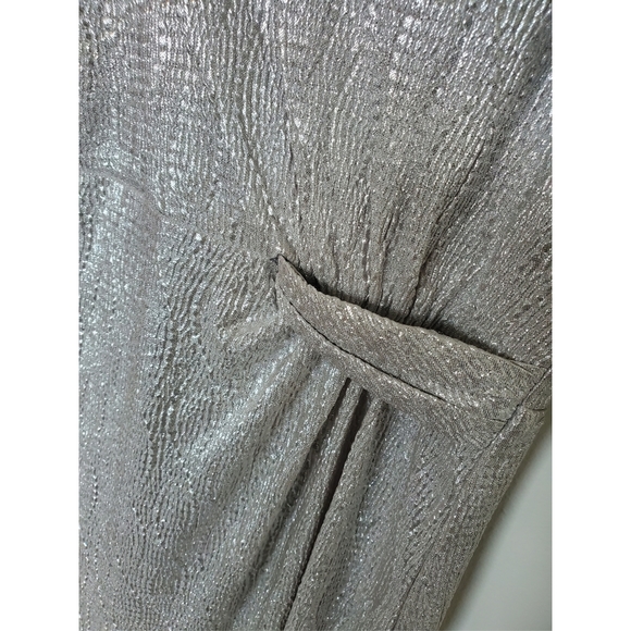 Cachet Cocktail Dress - Picture 2 of 3